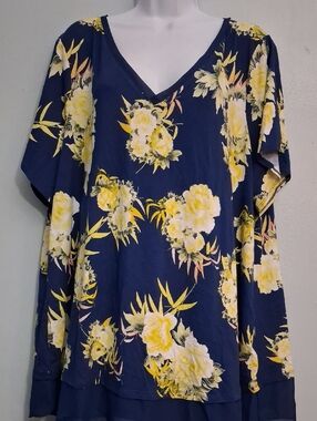 JM Collection size 3X Women's Navy Floral V-Neck Tunic Yellow And White Blooms